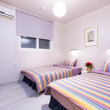 Oh Blue Guesthouse Сеул Стая снимка