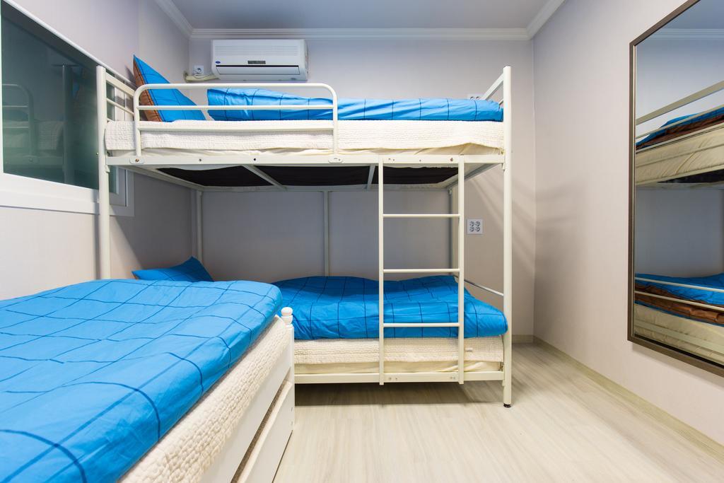 Oh Blue Guesthouse Сеул Стая снимка