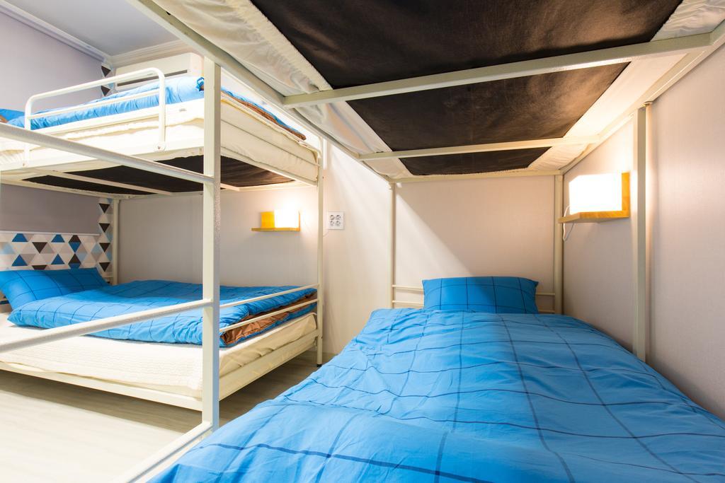 Oh Blue Guesthouse Сеул Стая снимка