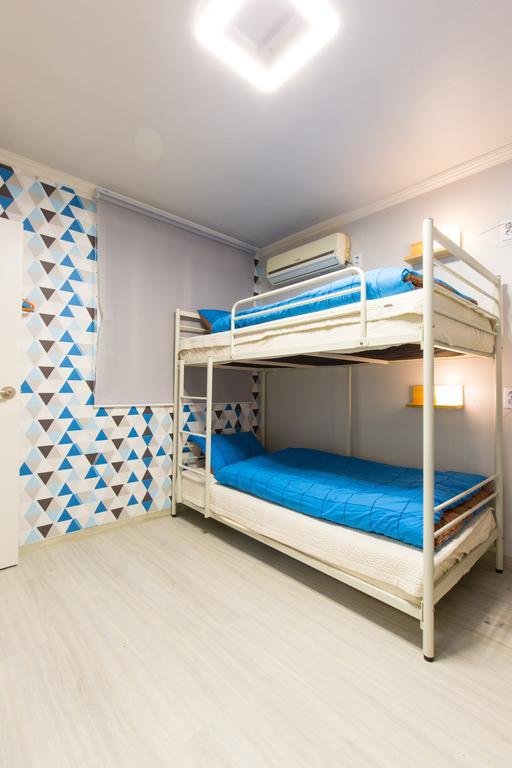 Oh Blue Guesthouse Сеул Стая снимка