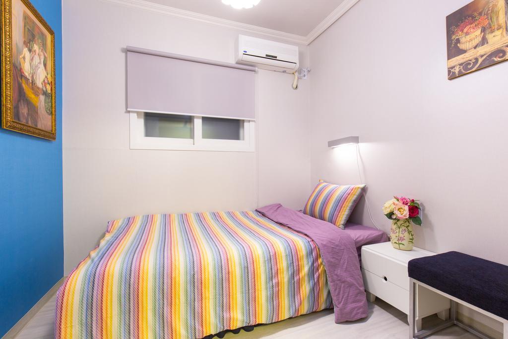 Oh Blue Guesthouse Сеул Стая снимка
