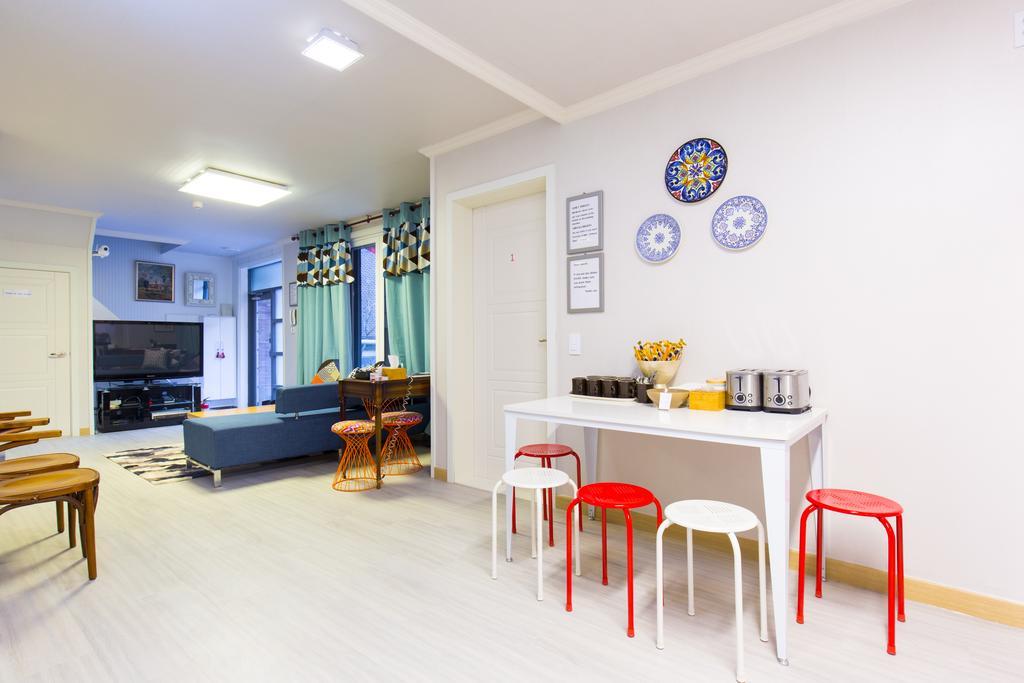 Oh Blue Guesthouse Сеул Стая снимка