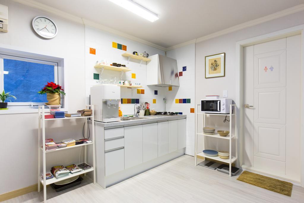 Oh Blue Guesthouse Сеул Стая снимка